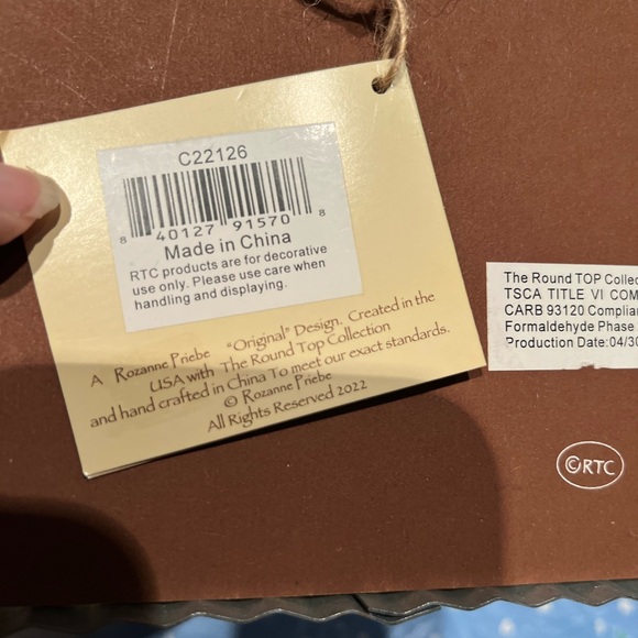 Round Top collection nativity print that feels like paint with a little sparkle - Picture 6 of 6